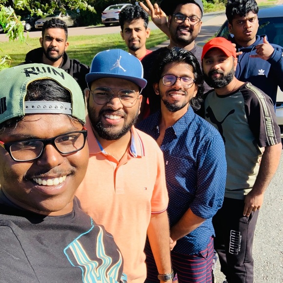 Profile Picture of Paul George (@paulgp11) on Poshmark