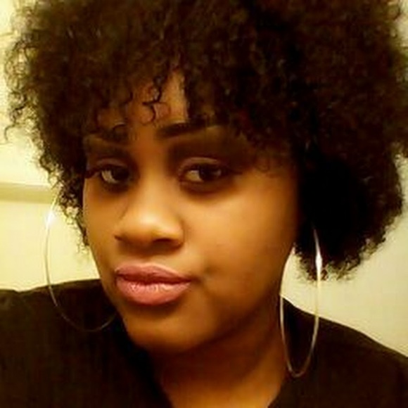 Profile Picture of Bree Washington (@brianajwashingt) on Poshmark