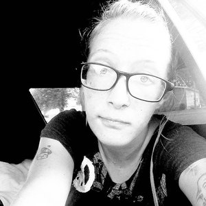 Profile Picture of Holly Stapleton (@xhollyhardcorex) on Myspace