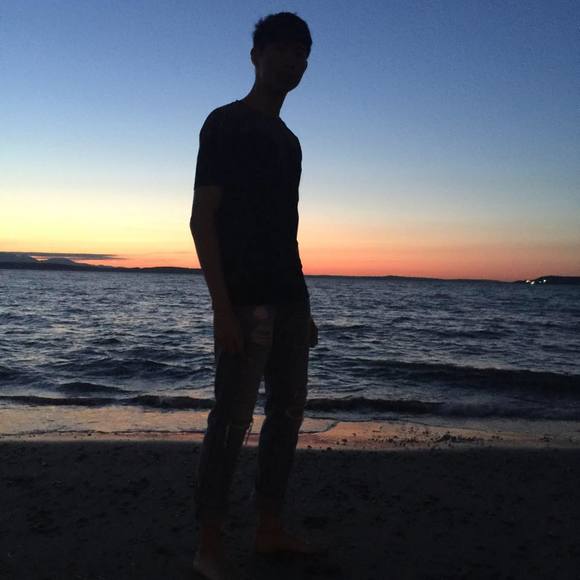 Profile Picture of Peter Sun (@weinansun) on Poshmark