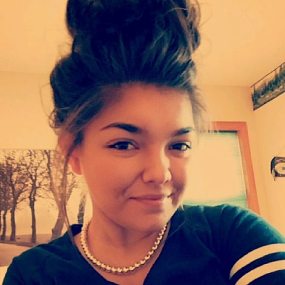 Profile Picture of Ashley Vandenbosch (@ashley_777) on Poshmark