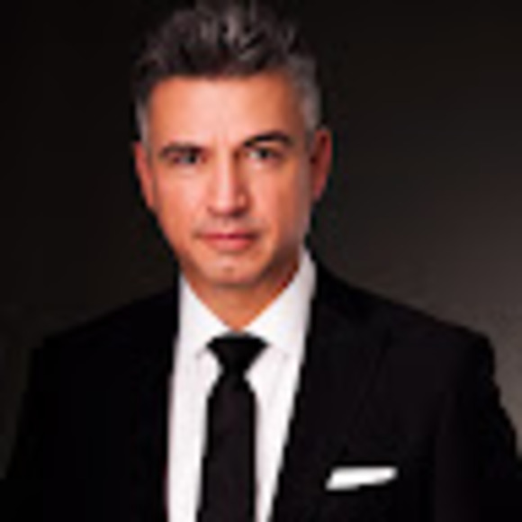 Profile Picture of Cristian David (@cristian1972) on Poshmark