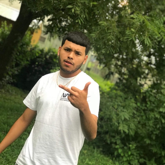 Profile Picture of Luis Iracheta (@luisiracheta772) on Poshmark