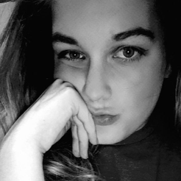 Profile Picture of Eden Nickell (@edennickell) on Poshmark