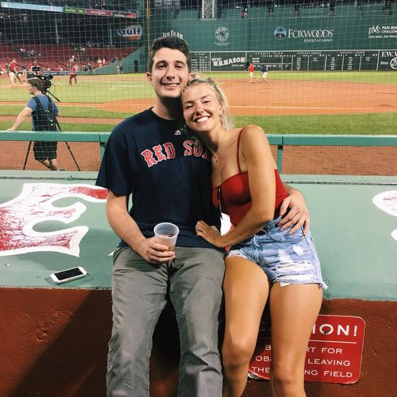 Profile Picture of Sam Forrest (@sforrest32) on Poshmark
