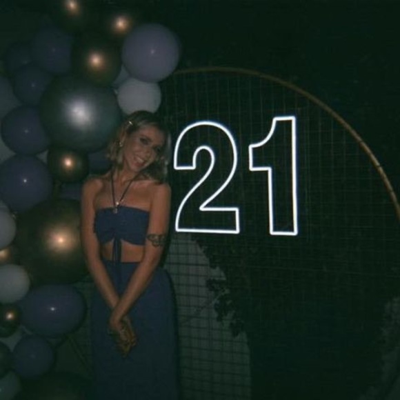 Profile Picture of Piper Smith (@p1p3r101) on Poshmark