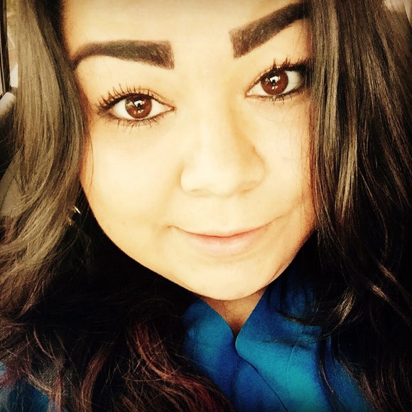 Profile Picture of Erika Agular (@shortie9889) on Poshmark