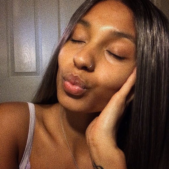 Profile Picture of Jade Horton (@jhorton_) on Poshmark