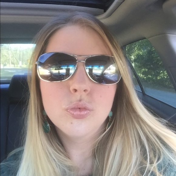 Profile Picture of Tiffany Emigholz (@0314tiff) on Poshmark