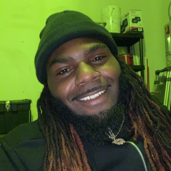 Profile Picture of Darryl Gray (@deegee254) on Poshmark