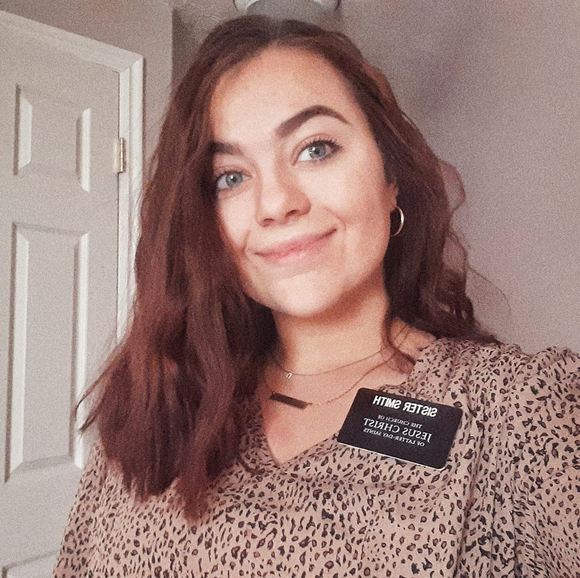 Profile Picture of Torri Smith (@torri1204) on Poshmark