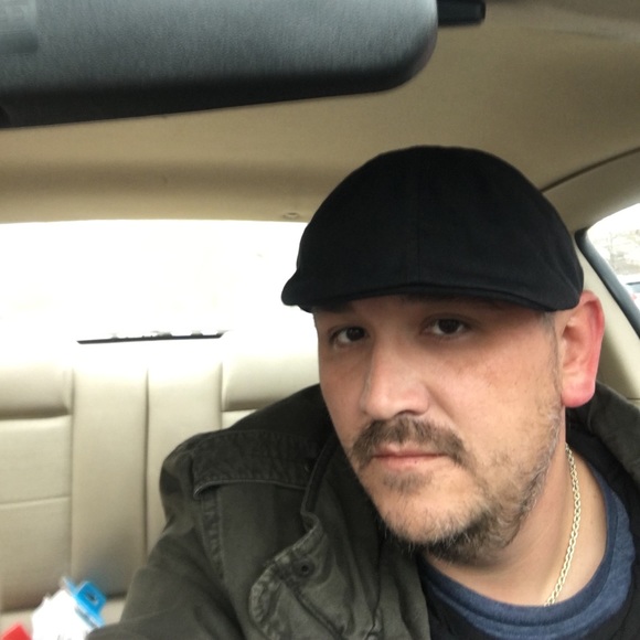 Profile Picture of Mauro Crusinberry (@zealousroit) on Poshmark