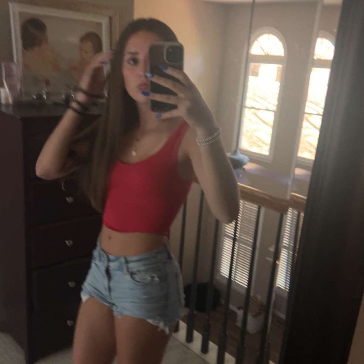 Profile Picture of makenziemichels (@makenziemichels) on Tiktok