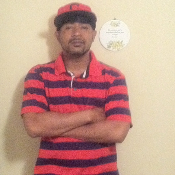 Profile Picture of James Quick (@jeshon) on Poshmark