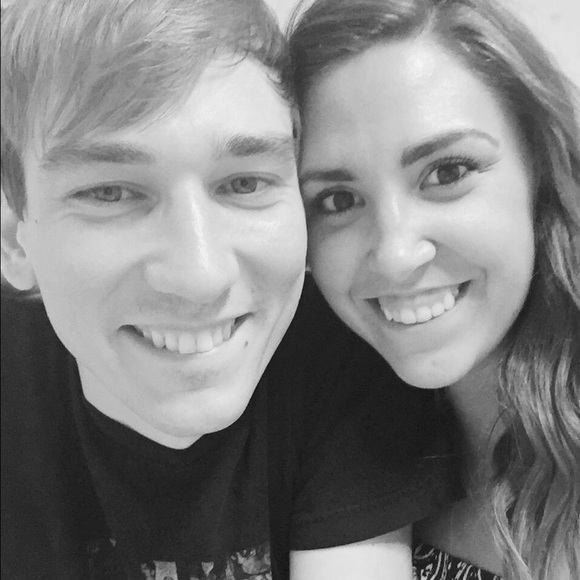 Profile Picture of Alayne Phillips (@misalayneous) on Poshmark