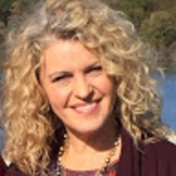 Profile Picture of Lisa Carlberg (@sprklgirl) on Poshmark