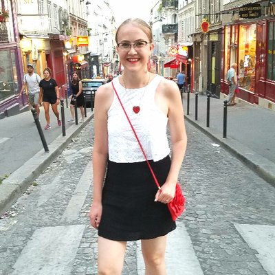 Profile Picture of Holly Thayer (@HollyJHines) on Twitter