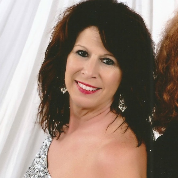 Profile Picture of Tracey Mclamb (@tmclamb18) on Poshmark