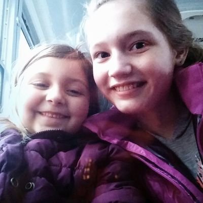 Profile Picture of Julia Grubbs (@jjlovesmakeup14) on Twitter
