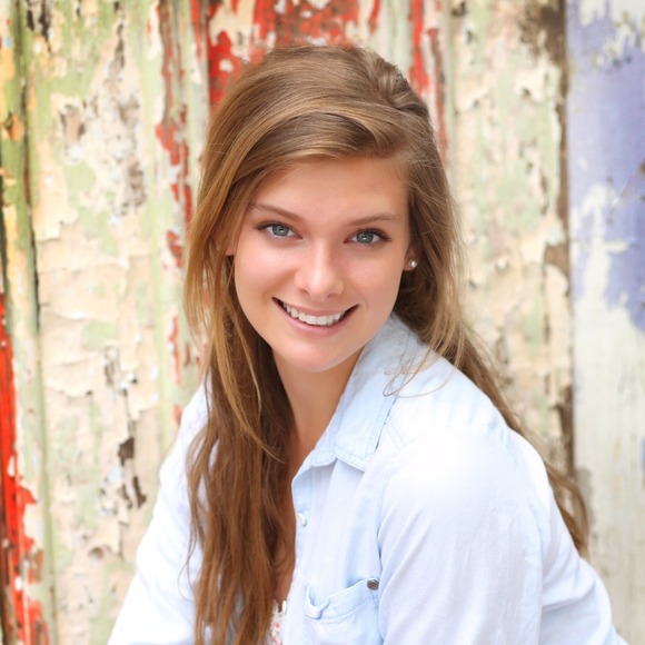 Profile Picture of Summer Hepp (@smhepp20) on Poshmark