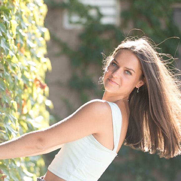 Profile Picture of Anna Mcginlay (@annamcgin) on Poshmark