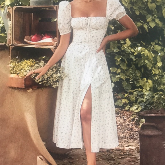 Profile Picture of Jamie Wade (@jamiewadeeuoqew) on Poshmark