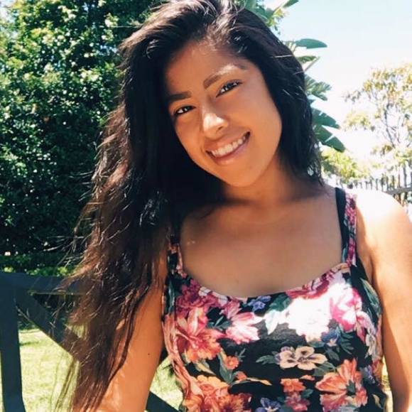 Profile Picture of Valeria Sanchez (@valeriasanch868) on Poshmark