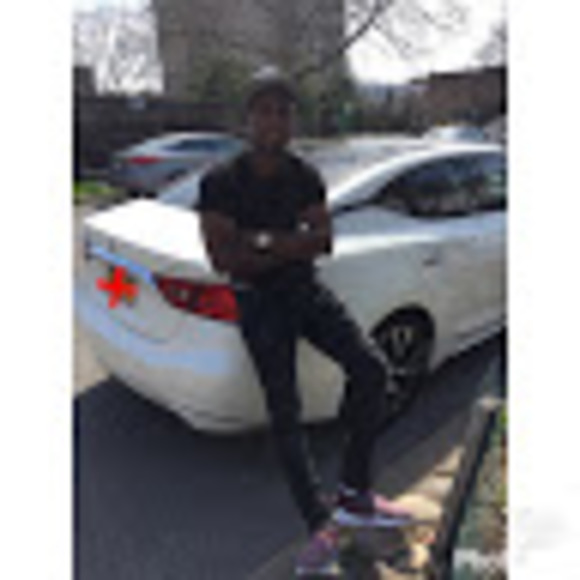 Profile Picture of Travis Morren (@travmorren1) on Poshmark