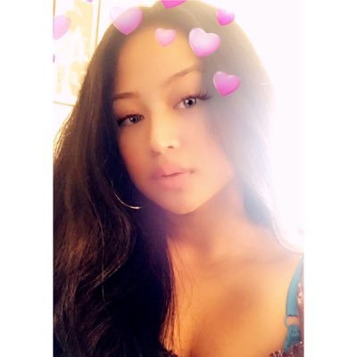 Profile Picture of Marie Ashley Delarosa (@delarosamarr) on Twitter