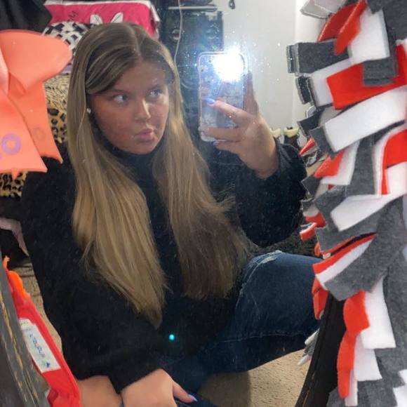 Profile Picture of Mariah Kramer (@kramer_mariah) on Poshmark