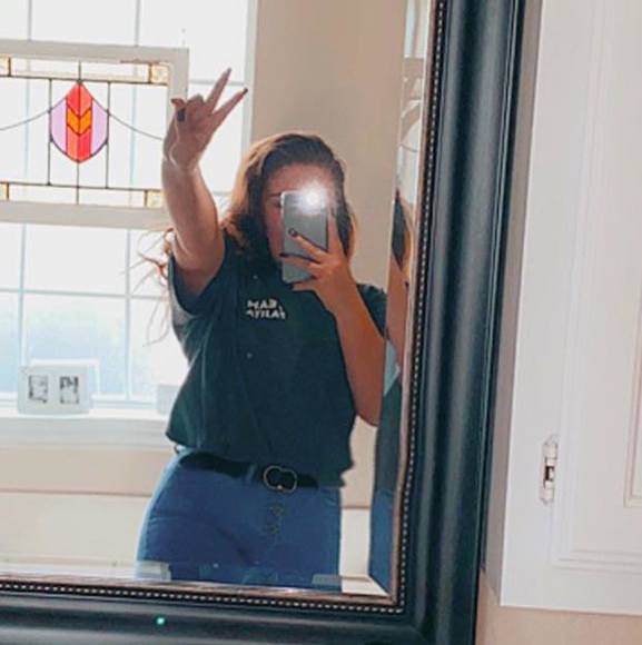 Profile Picture of Sabrina Benoist (@sabrinabenoist) on Poshmark