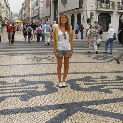 Profile Picture of Julia Dickenson (@julia_dickenson) on Twitter