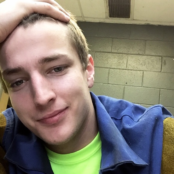 Profile Picture of Benjamin Brooking (@brooking420) on Poshmark