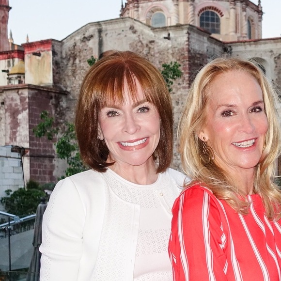 Profile Picture of Wynnell Schrenk (@wynnells) on Poshmark