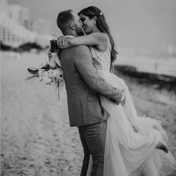 Profile Picture of Shelby Mclaughlin (@shelbyndorris) on Poshmark