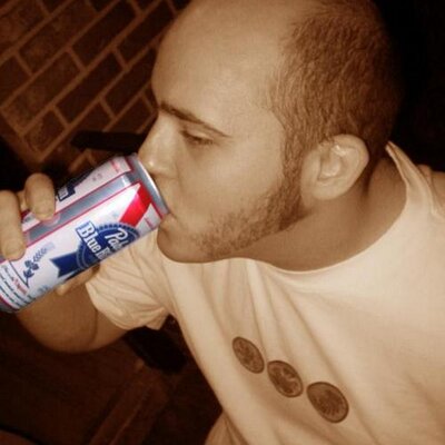 Profile Picture of Robert MacGregor (@OneRoundRobb) on Twitter