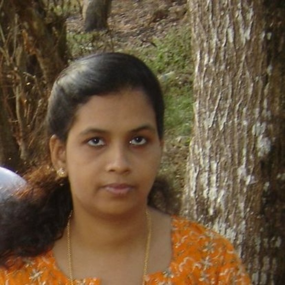 Profile Picture of Smitha George (@smithakgeorge) on Poshmark