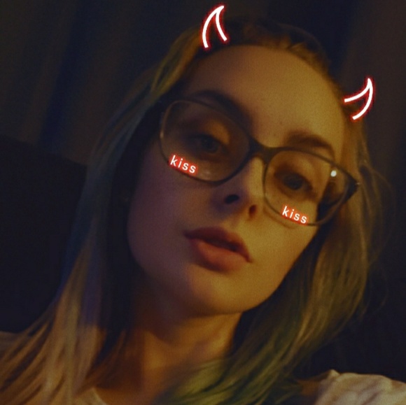 Profile Picture of Angellica Stainbrook (@angellica546) on Poshmark