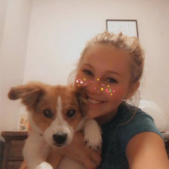 Profile Picture of Aleigha Vanalstine (@aleigha_v) on Poshmark