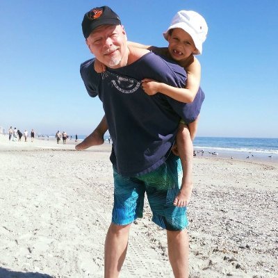 Profile Picture of Stanley Ray (@StanleyRayToday) on Twitter