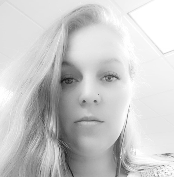 Profile Picture of Brittany Segler (@bsegler) on Poshmark