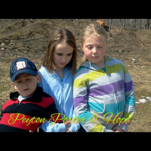 Profile Picture of Joe Hutchinson (@lilhutchy) on Poshmark