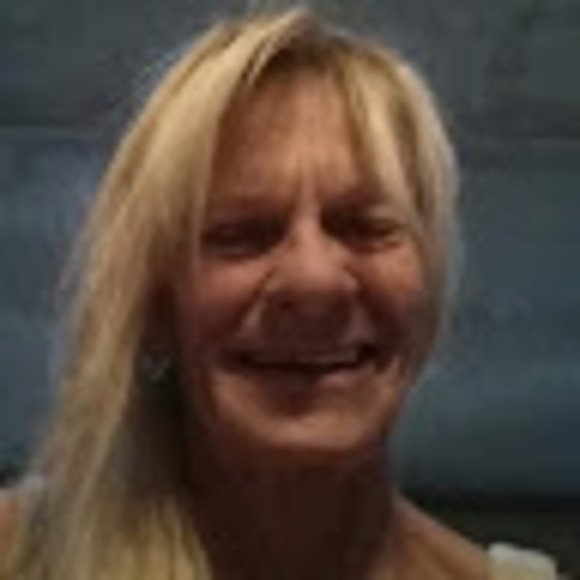 Profile Picture of Mary a Norvell (@maryanorvell54) on Poshmark