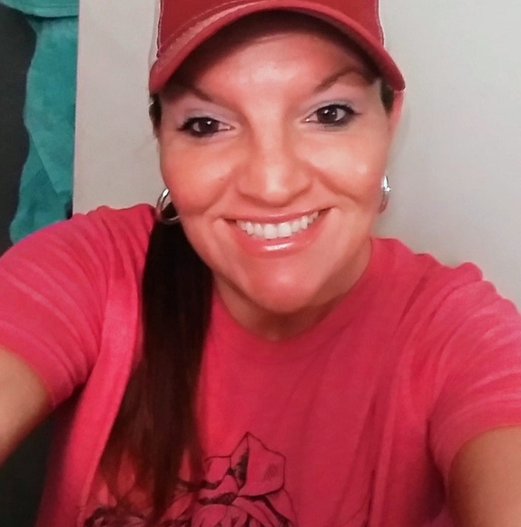 Profile Picture of Crystal Mascorro (@crystal4870) on Poshmark