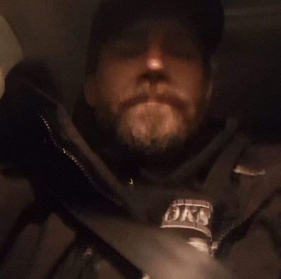 Profile Picture of Darryll Sollosy (@darryll_sollosy) on Poshmark