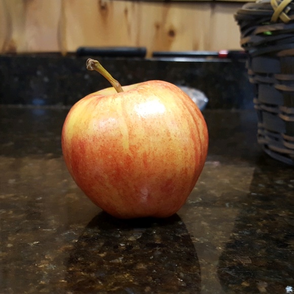 Profile Picture of Misty Allen (@m_ist) on Poshmark