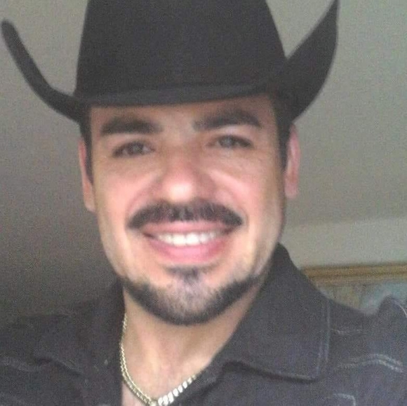 Profile Picture of Gonzalez Jorge (@jg7gonzalez) on Poshmark