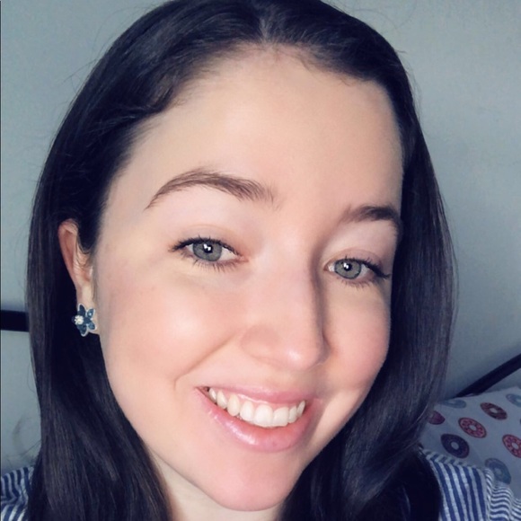 Profile Picture of Kalie Farabaugh (@sunnykay27) on Poshmark