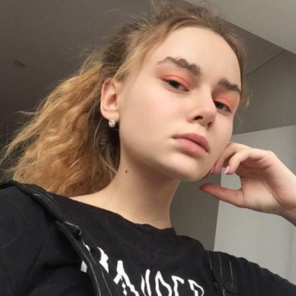 Profile Picture of Zyskmarivel Zyskmarivel (@zyskmarivel) on Poshmark