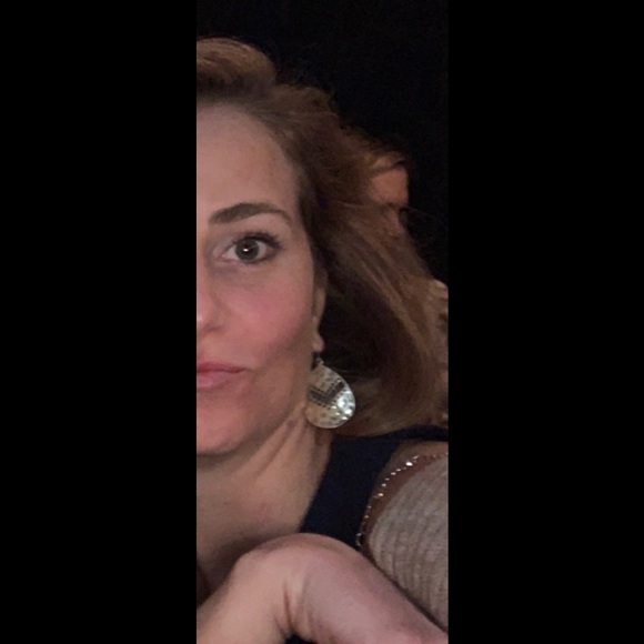 Profile Picture of Kelly Cornnell (@kellycornnell) on Poshmark